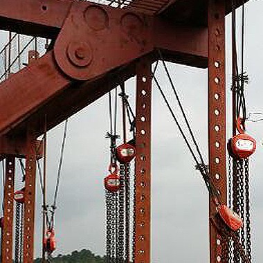 環(huán)鏈提升機(jī)使用過(guò)程中有哪些注意事項(xiàng)